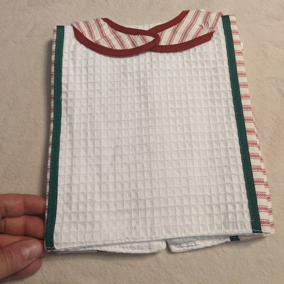 NEW Baby's 1st Christmas Bib & Burp Set - Picture 3 of 6